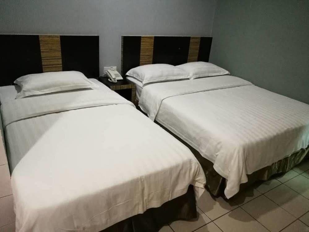 Hotel Traveller Kota Kinabalu Exterior foto