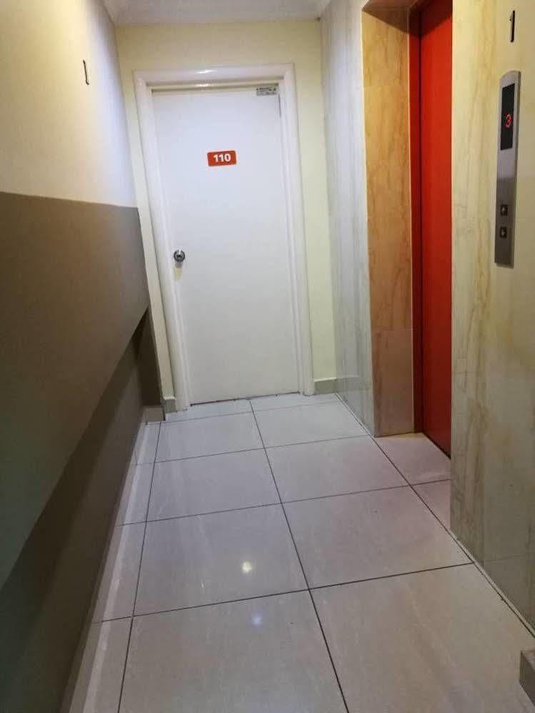 Hotel Traveller Kota Kinabalu Exterior foto